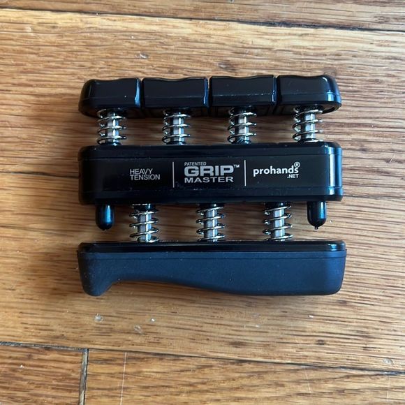 Gripmaster Plus Hand Strengthener - Picture 1 of 3